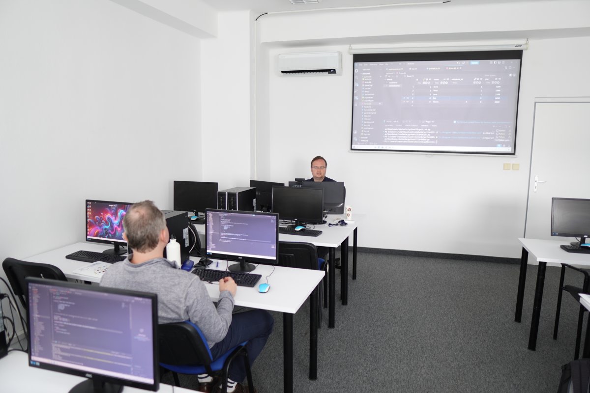 Priebeh kurzu Python III - práca s kódom na počítačoch v učebni