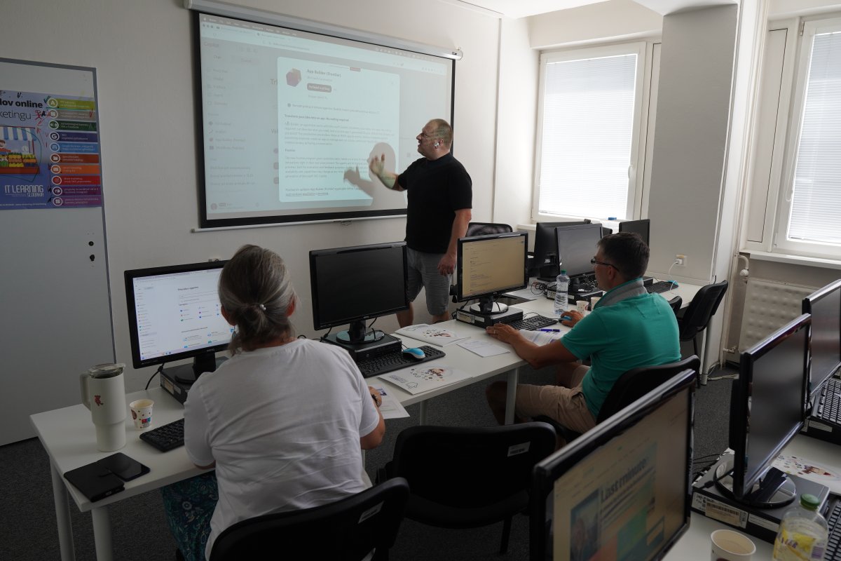 Priebeh kurzu Microsoft 365 Copilot - výuka AI agentov a automatizácie vo Workflows