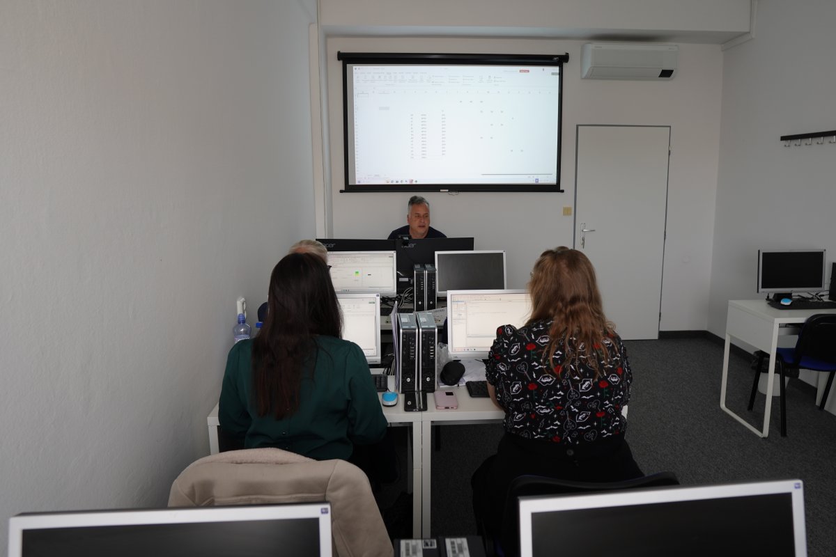 Priebeh kurzu Excel VBA I. – výklad práce s tabuľkou v Exceli na projektore