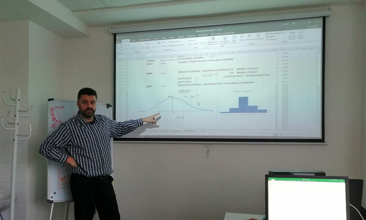 štatistika v Exceli - kurz - analýza a rozptyly, súvislosť s histogramom